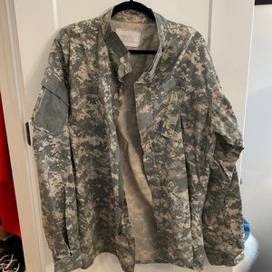 Men’s army jacket size XL